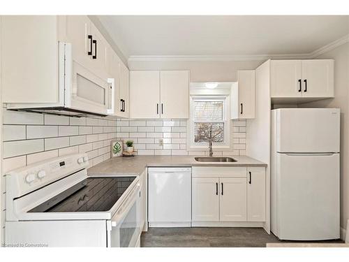 4599 Fourth Avenue, Niagara Falls, ON - Indoor Photo Showing Kitchen