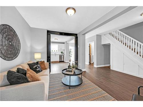 14 Keith Street, Hamilton, ON - Indoor Photo Showing Living Room