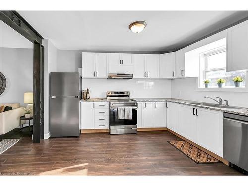 14 Keith Street, Hamilton, ON - Indoor Photo Showing Kitchen