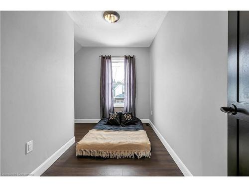 14 Keith Street, Hamilton, ON - Indoor Photo Showing Bedroom