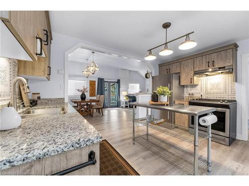 10584 Woodland Drive, Wainfleet, ON - Indoor Photo Showing Kitchen With Double Sink With Upgraded Kitchen