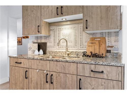 10584 Woodland Drive, Wainfleet, ON - Indoor Photo Showing Kitchen