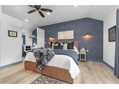 10584 Woodland Drive, Wainfleet, ON - Indoor Photo Showing Bedroom