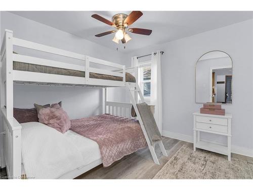 10584 Woodland Drive, Wainfleet, ON - Indoor Photo Showing Bedroom