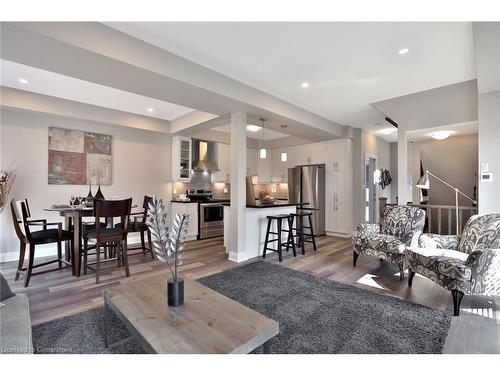 1 Garlent Avenue, Ancaster, ON - Indoor Photo Showing Living Room