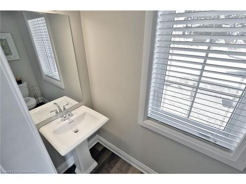 1 Garlent Avenue, Ancaster, ON - Indoor Photo Showing Bathroom