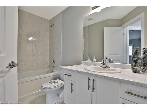 1 Garlent Avenue, Ancaster, ON - Indoor Photo Showing Bathroom