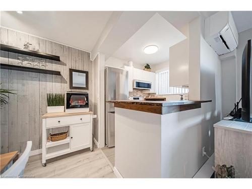 53-2373 King Street E, Hamilton, ON - Indoor Photo Showing Kitchen