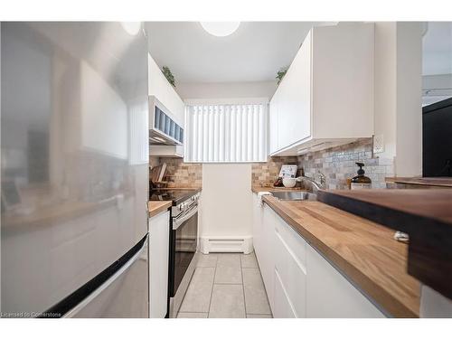 53-2373 King Street E, Hamilton, ON - Indoor Photo Showing Kitchen