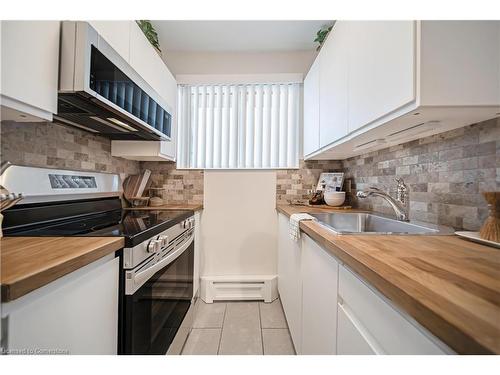 53-2373 King Street E, Hamilton, ON - Indoor Photo Showing Kitchen