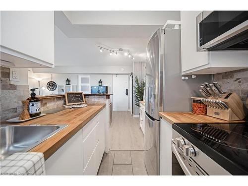 53-2373 King Street E, Hamilton, ON - Indoor Photo Showing Kitchen