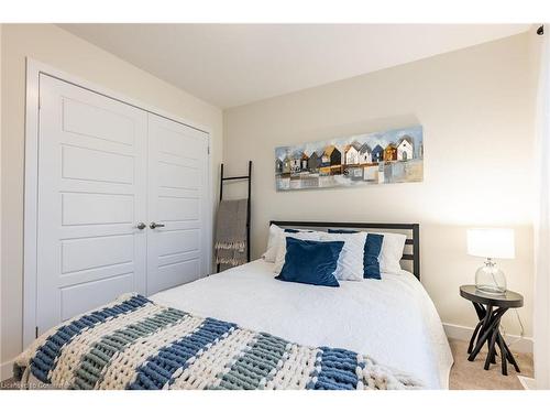 48 Hawick Crescent Crescent, Caledonia, ON - Indoor Photo Showing Bedroom