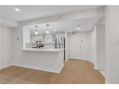 A204-216 Plains Road W, Burlington, ON - Indoor Photo Showing Kitchen