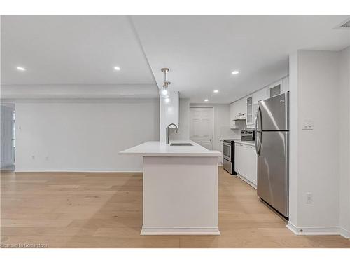 A204-216 Plains Road W, Burlington, ON - Indoor Photo Showing Kitchen