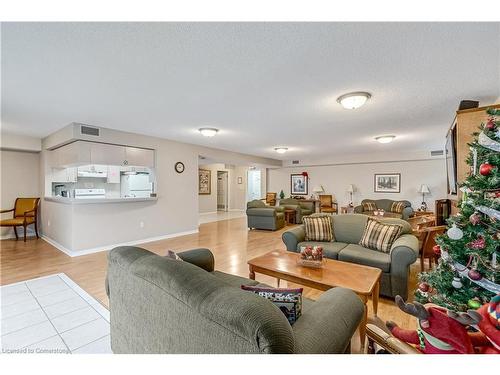 A204-216 Plains Road W, Burlington, ON - Indoor Photo Showing Living Room