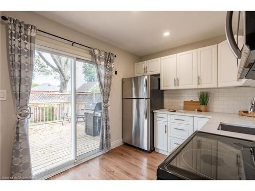 207 East 33Rd Street, Hamilton, ON - Indoor Photo Showing Kitchen