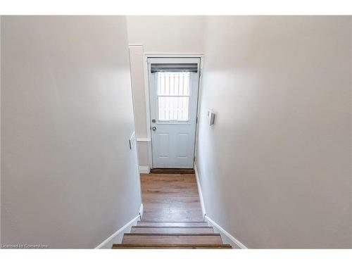 207 East 33Rd Street, Hamilton, ON - Indoor Photo Showing Other Room