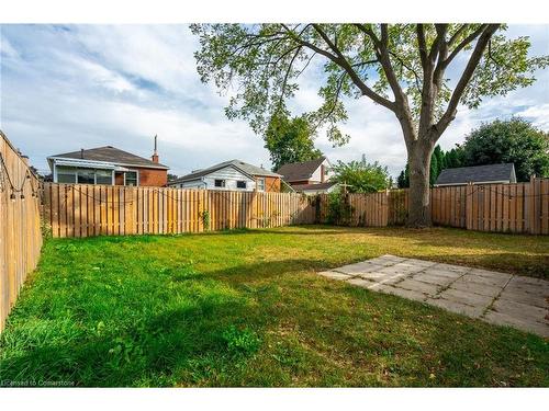 207 East 33Rd Street, Hamilton, ON - Outdoor With Backyard