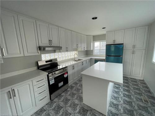 2-175 Gray Road, Hamilton, ON - Indoor Photo Showing Kitchen With Double Sink