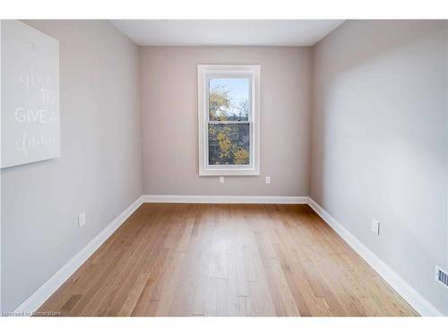 21 Sunset Avenue, Hamilton, ON - Indoor Photo Showing Other Room