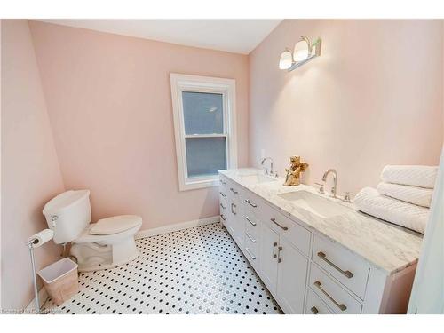 21 Sunset Avenue, Hamilton, ON - Indoor Photo Showing Bathroom