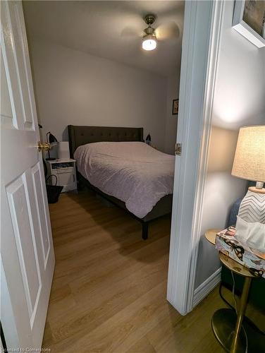 314-28 Victoria Avenue N, Hamilton, ON - Indoor Photo Showing Bedroom