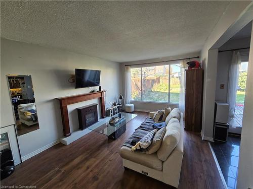 1163 Limeridge Road E, Hamilton, ON - Indoor Photo Showing Living Room With Fireplace