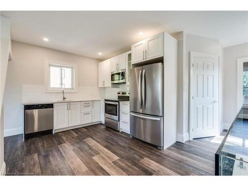 2-276 Sanford Avenue N, Hamilton, ON - Indoor Photo Showing Kitchen With Stainless Steel Kitchen