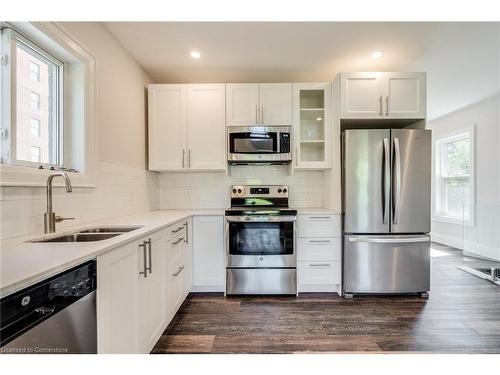 2-276 Sanford Avenue N, Hamilton, ON - Indoor Photo Showing Kitchen With Stainless Steel Kitchen With Double Sink With Upgraded Kitchen