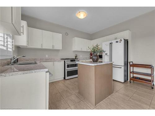 20 Dolomiti Court, Hannon, ON - Indoor Photo Showing Kitchen