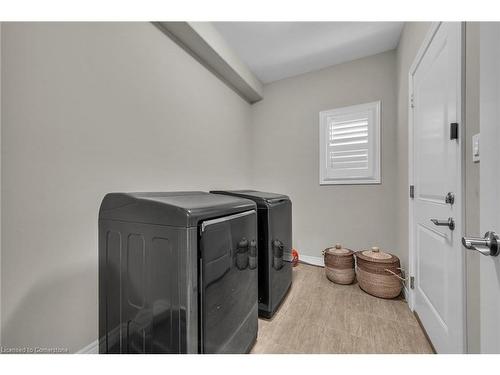 20 Dolomiti Court, Hannon, ON - Indoor Photo Showing Laundry Room