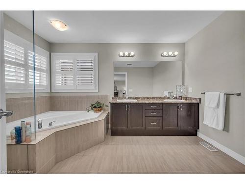 20 Dolomiti Court, Hannon, ON - Indoor Photo Showing Bathroom