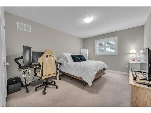 20 Dolomiti Court, Hannon, ON - Indoor Photo Showing Bedroom