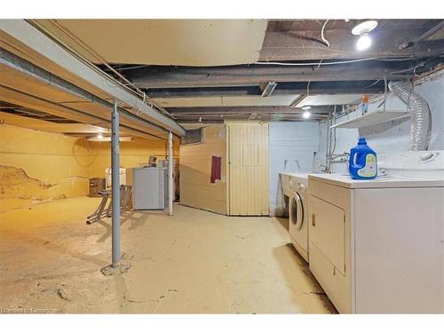 105 Edgemont Street N, Hamilton, ON - Indoor Photo Showing Laundry Room