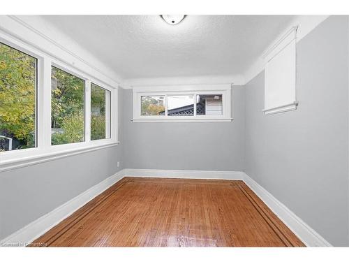 105 Edgemont Street N, Hamilton, ON - Indoor Photo Showing Other Room