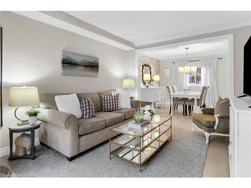 353 Lake Street, Grimsby, ON - Indoor Photo Showing Living Room