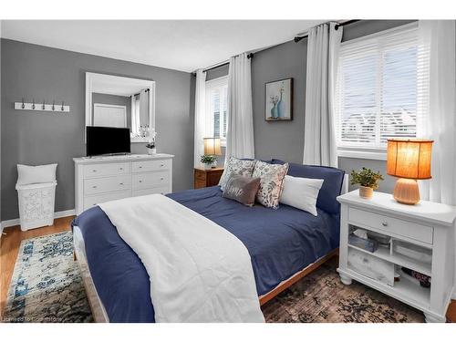 353 Lake Street, Grimsby, ON - Indoor Photo Showing Bedroom