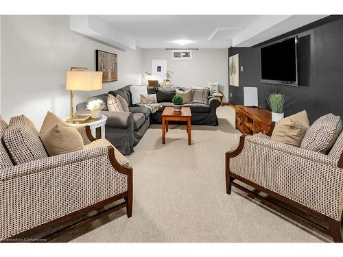 353 Lake Street, Grimsby, ON - Indoor Photo Showing Living Room