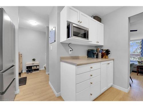 215-350 Quigley Road, Hamilton, ON - Indoor Photo Showing Kitchen