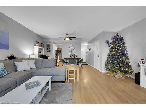 215-350 Quigley Road, Hamilton, ON - Indoor Photo Showing Living Room