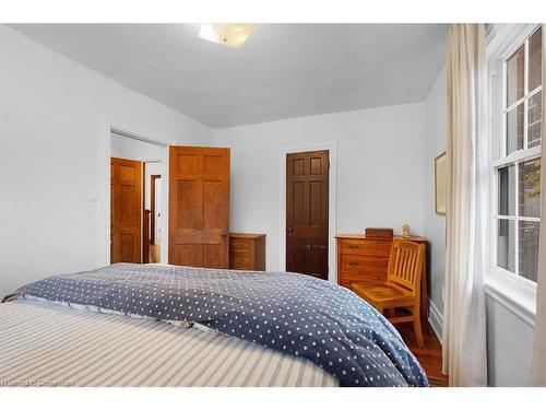 114 Traymore Avenue, Hamilton, ON - Indoor Photo Showing Bedroom