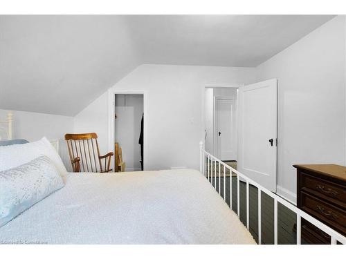 114 Traymore Avenue, Hamilton, ON - Indoor Photo Showing Bedroom