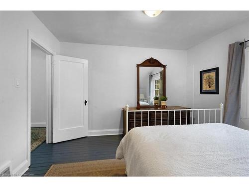 114 Traymore Avenue, Hamilton, ON - Indoor Photo Showing Bedroom