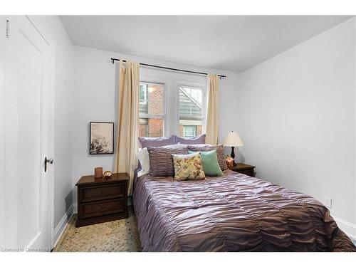 114 Traymore Avenue, Hamilton, ON - Indoor Photo Showing Bedroom