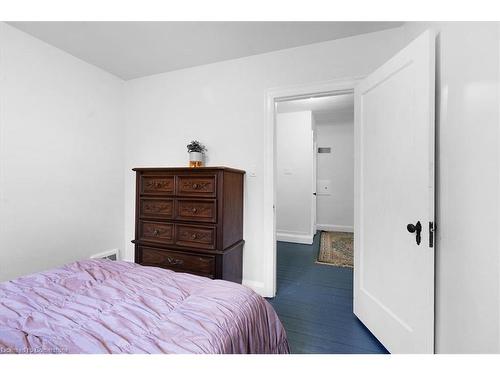 114 Traymore Avenue, Hamilton, ON - Indoor Photo Showing Bedroom