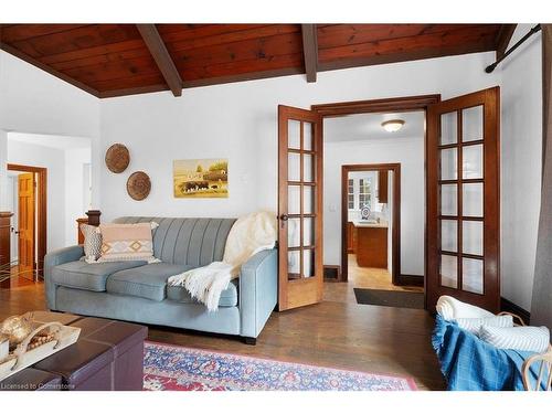 114 Traymore Avenue, Hamilton, ON - Indoor Photo Showing Living Room