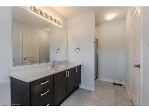 219 Skinner Road, Waterdown, ON - Indoor Photo Showing Bathroom