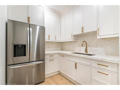 256 Mountain Road, Grimsby, ON - Indoor Photo Showing Kitchen With Double Sink