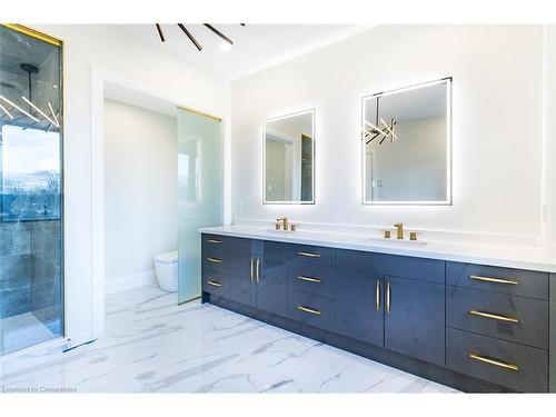 256 Mountain Road, Grimsby, ON - Indoor Photo Showing Bathroom