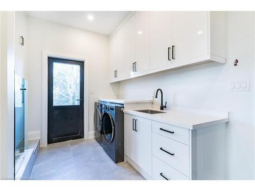 256 Mountain Road, Grimsby, ON - Indoor Photo Showing Laundry Room